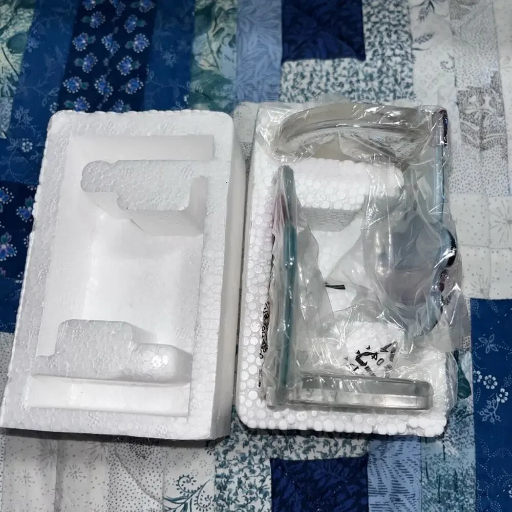 NIB! PartyLite Santa and Snowman Glass Tea Light Holders - Picture 6 of 7
